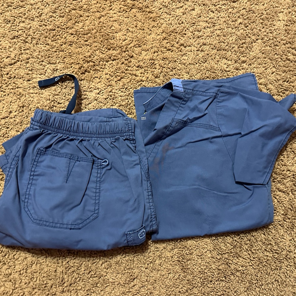 Women’s scrubs set